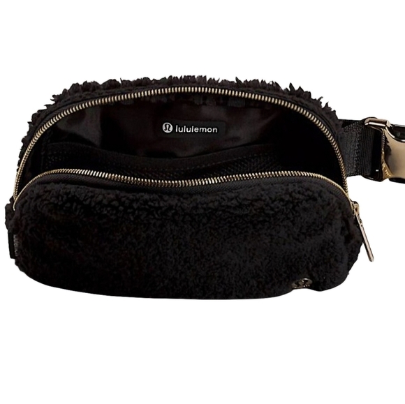 LULULEMON ATHLETICA Unisex Black Everywhere Fleece Belt Bag Fanny Pack NWT - Picture 3 of 10